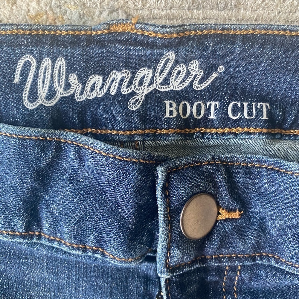 Wrangler boot cut men’s jeans. Size 35/32. - Picture 3 of 6